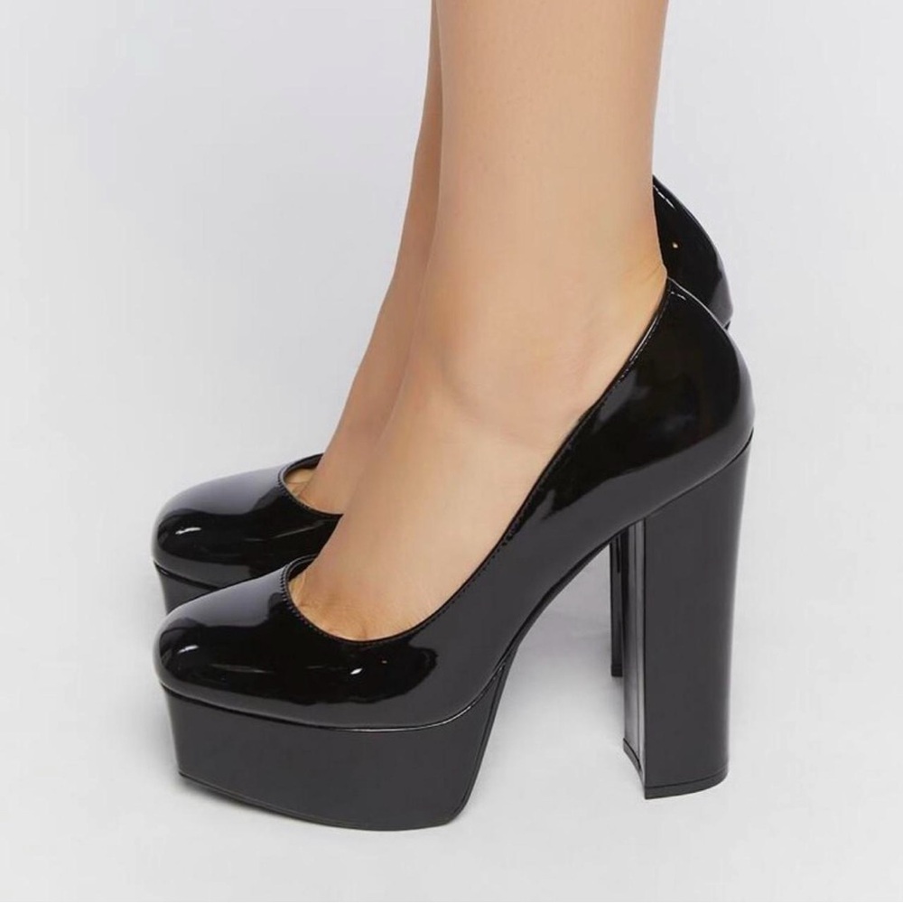 Women's Black Platform Pumps